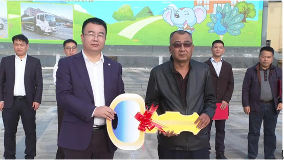 愛心企業湖北楚勝汽車有限公司向云南景洪市捐贈先進的環